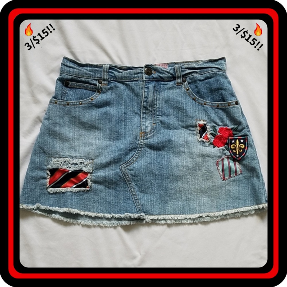 🔥3/$15🔥 Distressed Jean Mini Skirt, Patch Detail